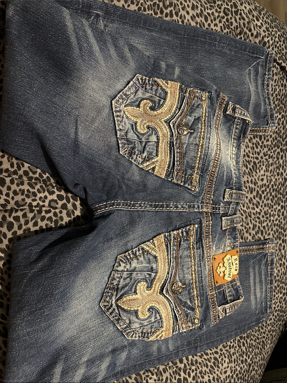 Men’s Rock Revival Straight Leg Faded Blue Jeans with Contrast Stitching 31/30 - Picture 3 of 4